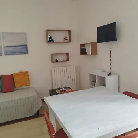 Roomix 112 Guest house